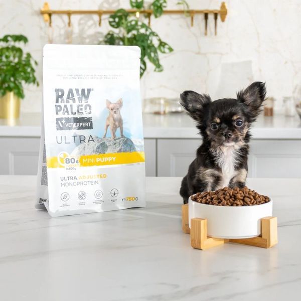 Raw  Paleo Ultra Turkey Medium & Large Puppy  е пълноценна храна за подрастващи кучета от средни и големи породи (над 12 месечна възраст за средни породи или 15 месечна възраст за големи породи) с тегло над 8 кг като възрастно куче.  Това е хипоалергенна